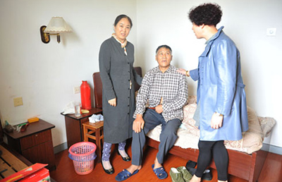 一雙保暖鞋，情暖老人心